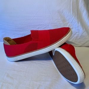 Ugg Sammy Slip-On Sneaker